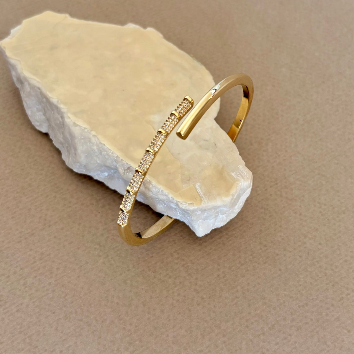 Cavrine | Gold Plated Bangle