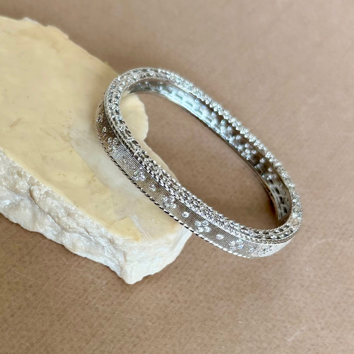 Lavorin | White Gold Plated Bangle