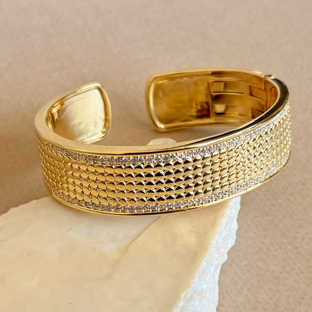 Lumévia | Gold Plated Bangle