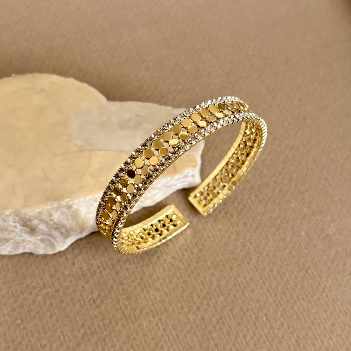 Jalya | Gold Plates Bangle