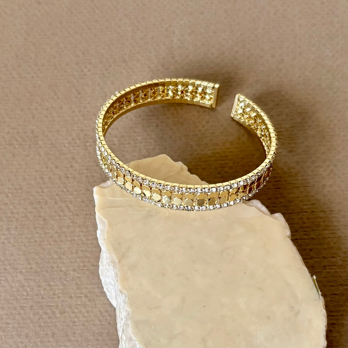 Jalya | Gold Plates Bangle