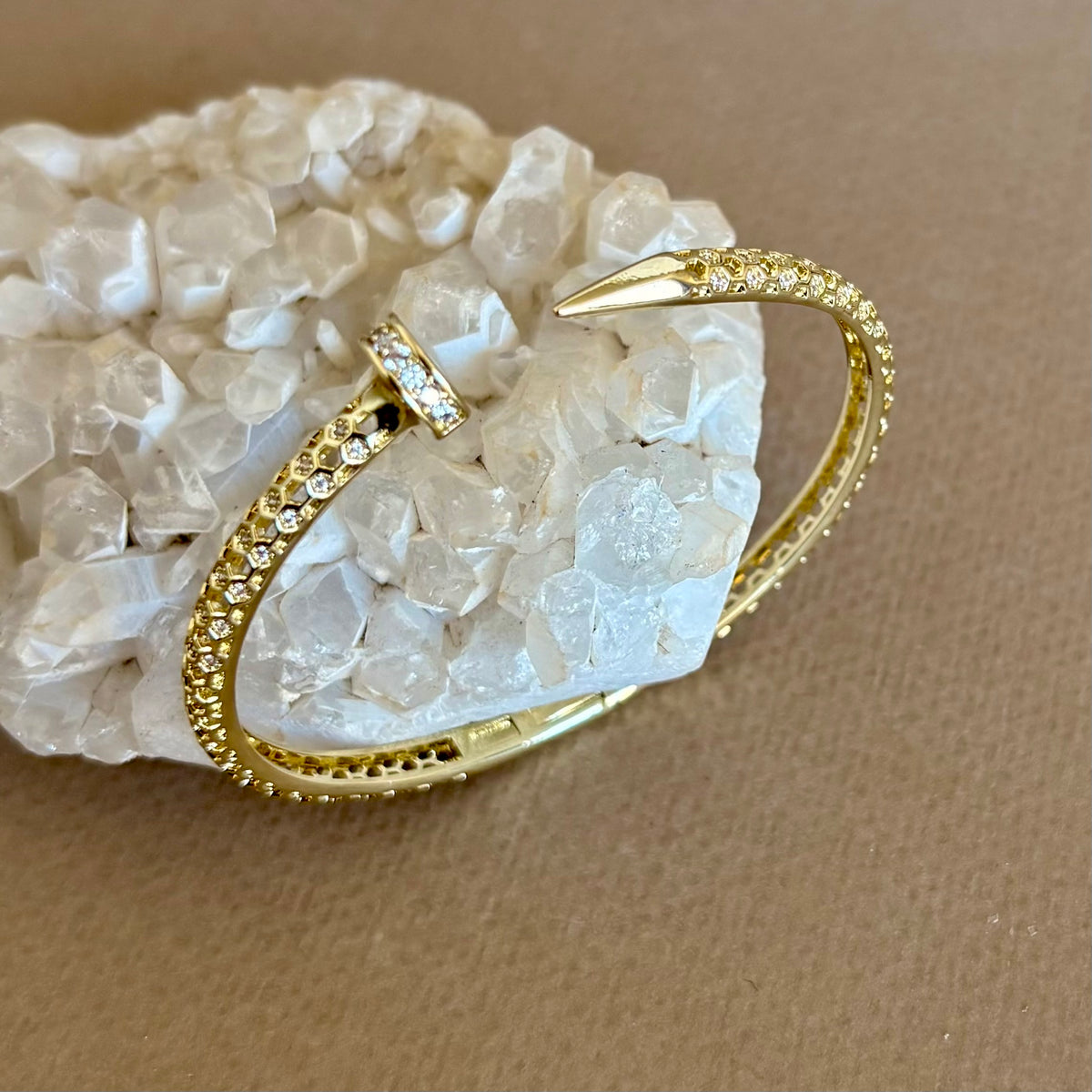 Chyodo Dots | Gold Plated Bangle