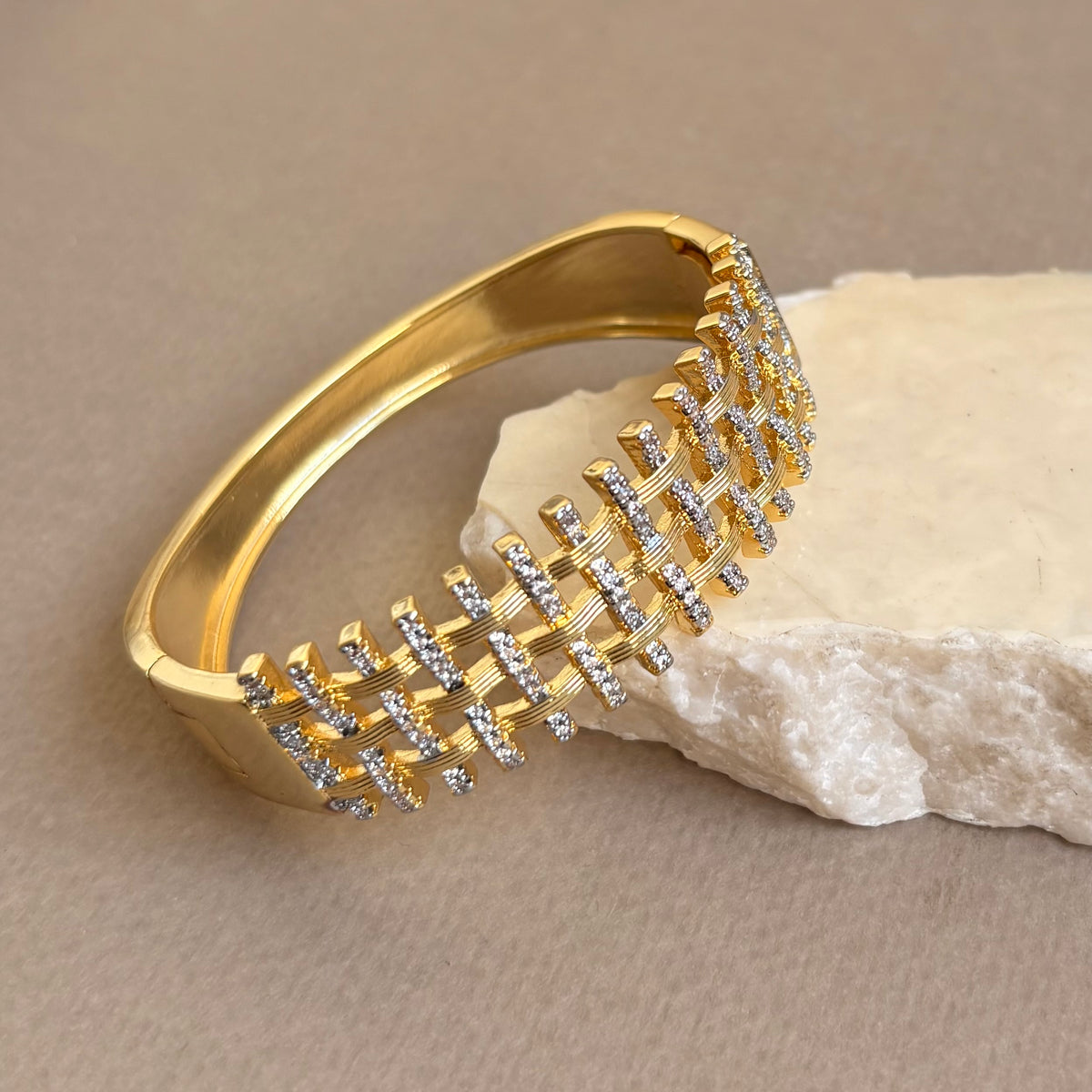 Iverra | Gold Plated Bangle