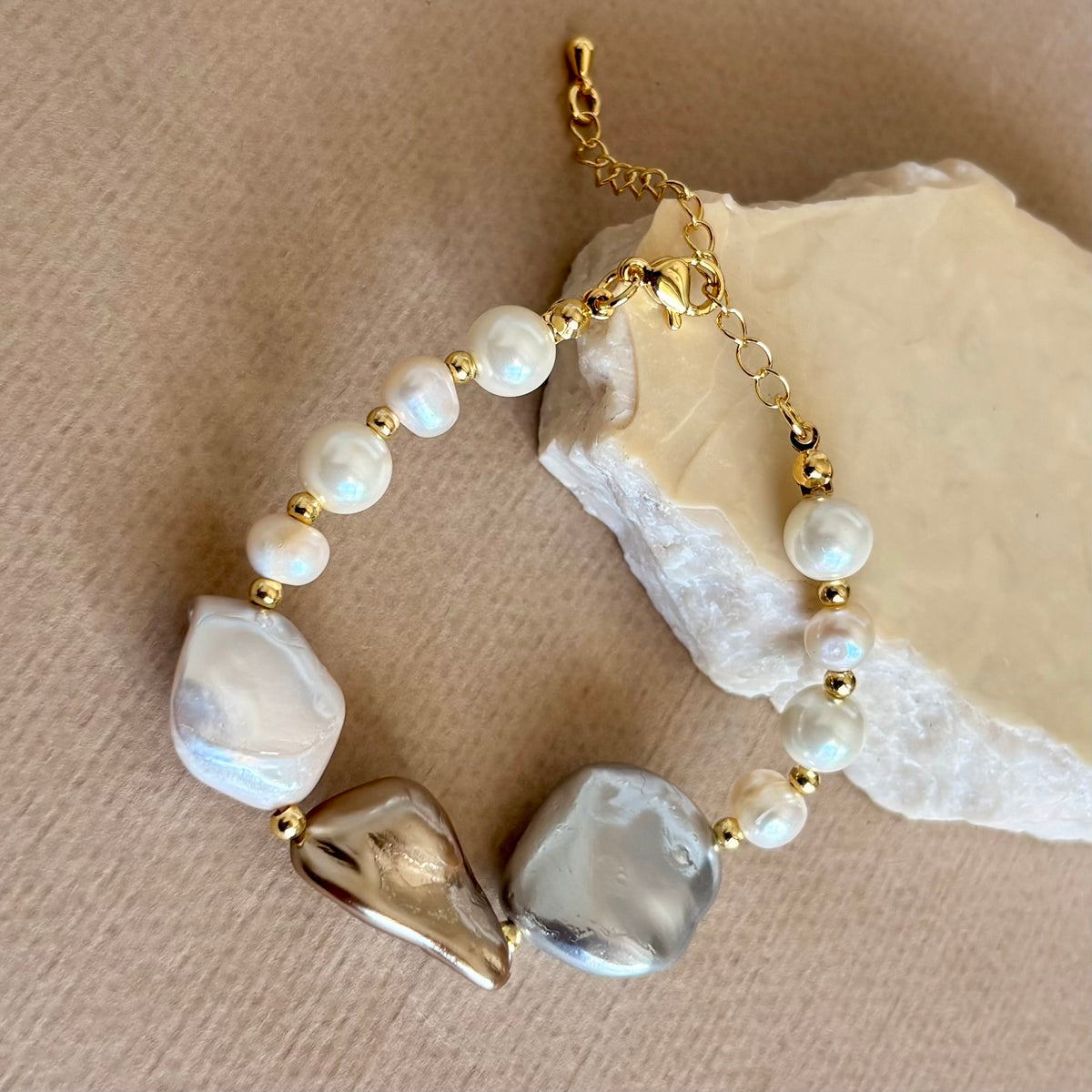 Signature 32 | Natural Pearl Bracelet