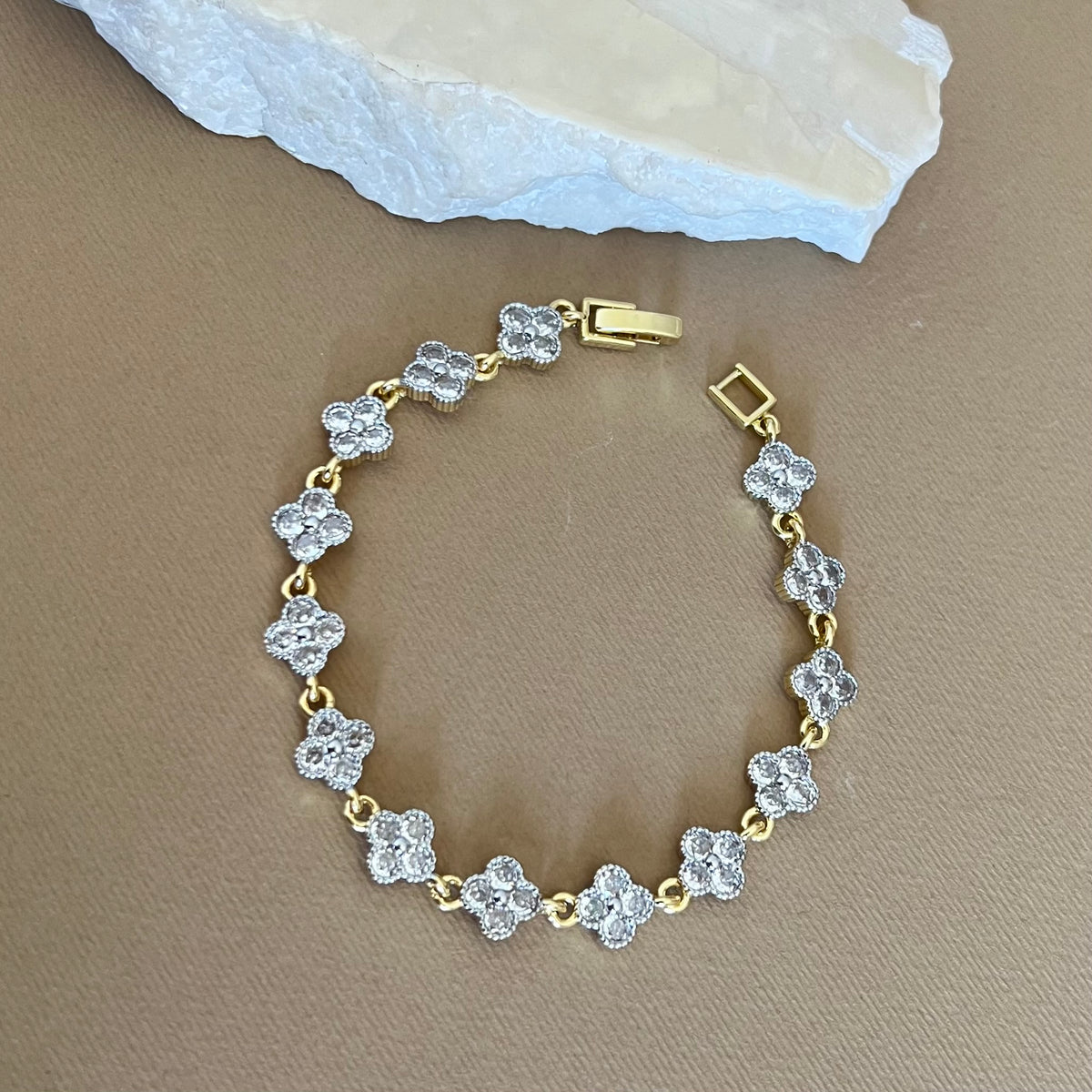 Onyx 11 | Gold Plated Bracelet