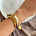 Ondulado | Gold Plated Bangle