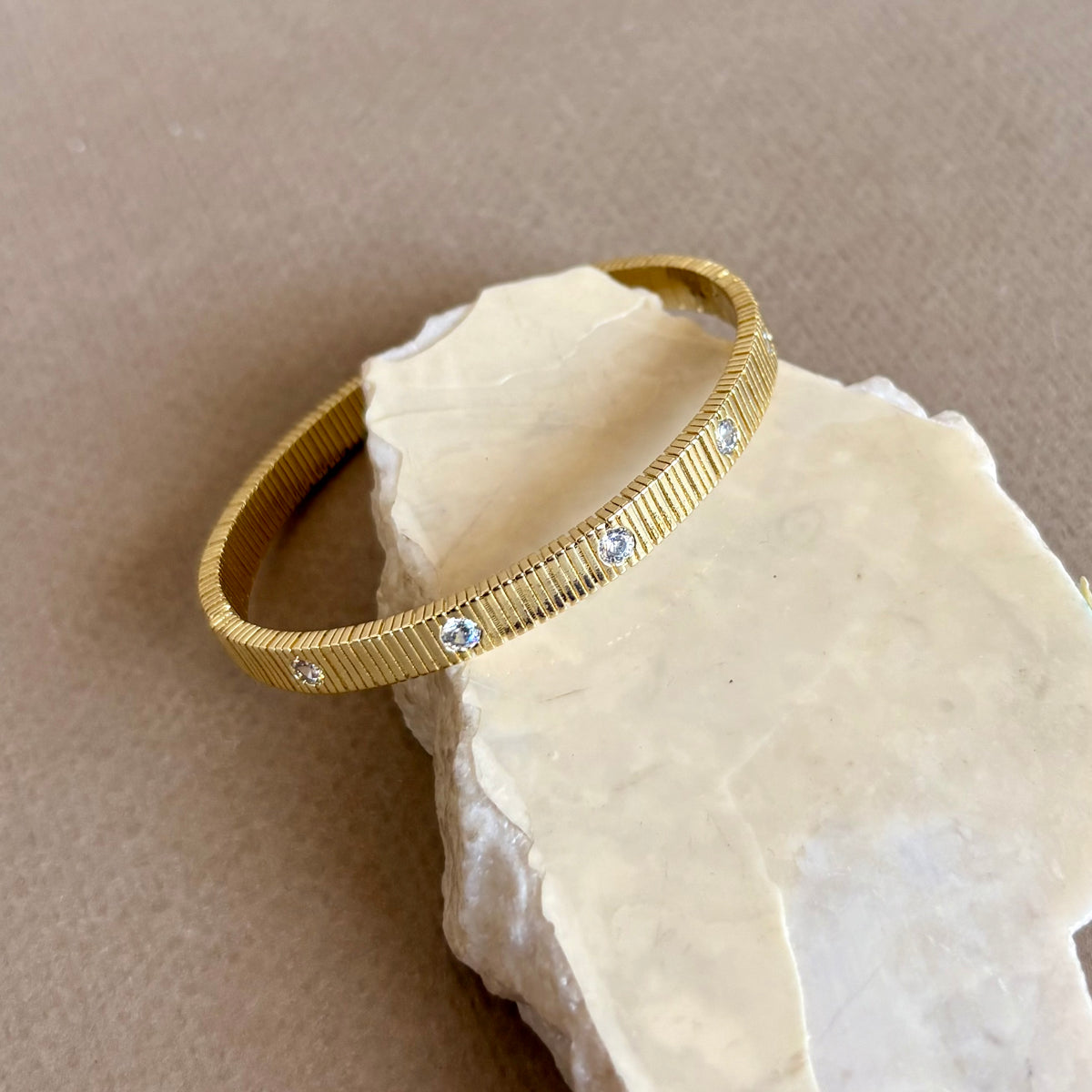 Echo | Gold plated Bangle