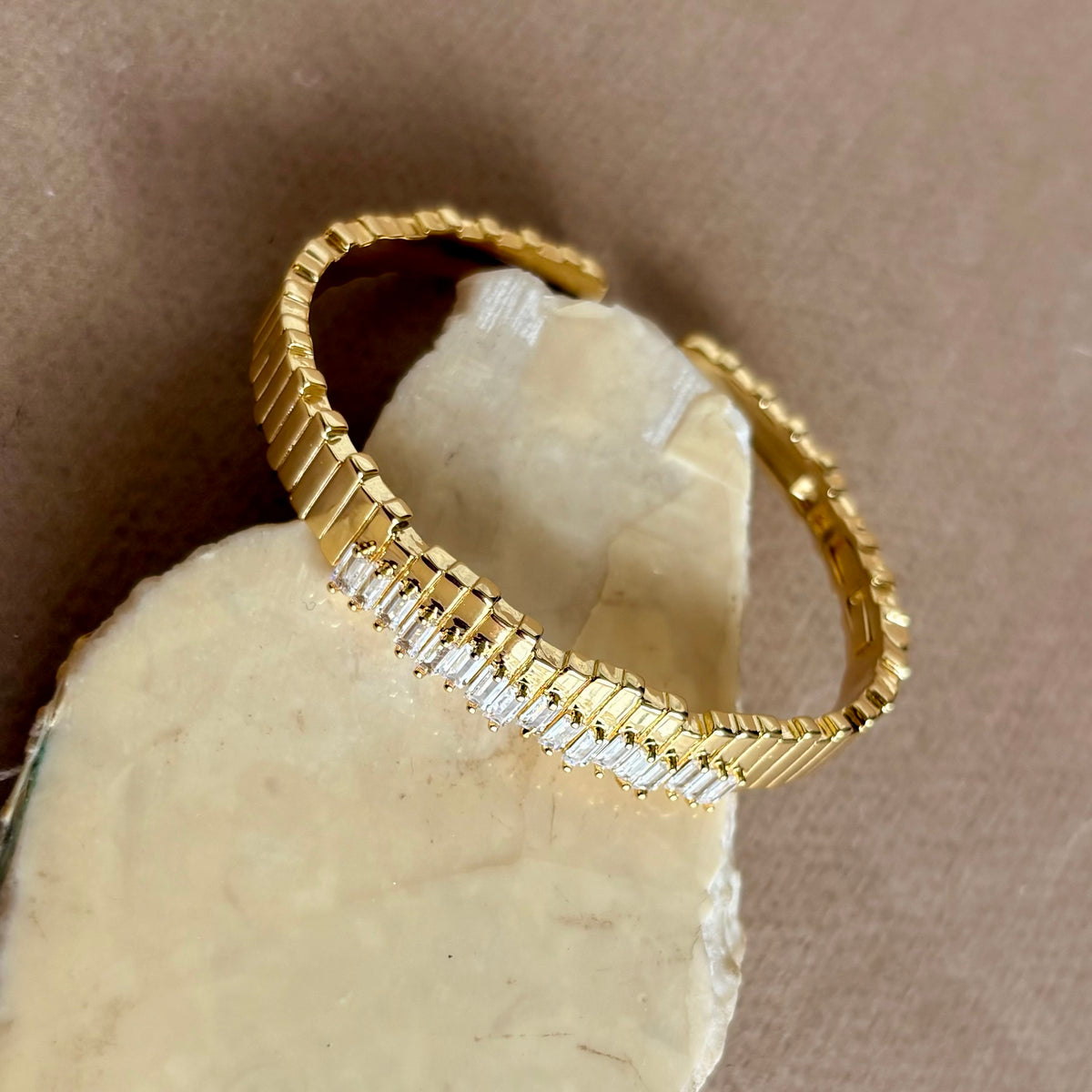 Girellea | Gold Plated Bangle