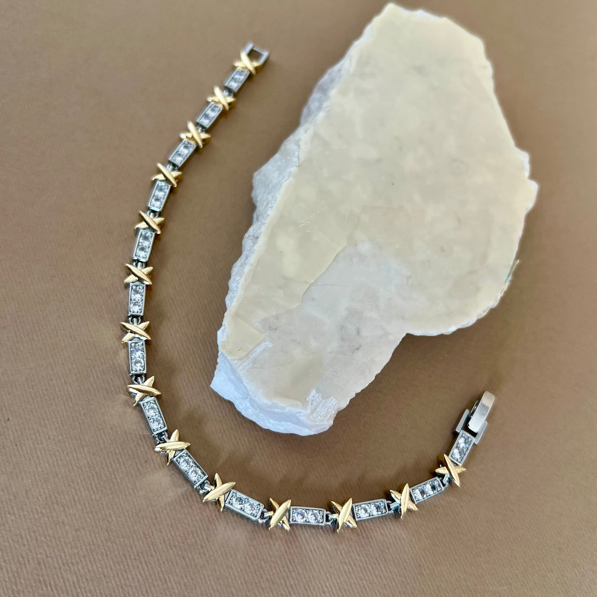 Onyx 12 | Gold Plated Bracelet