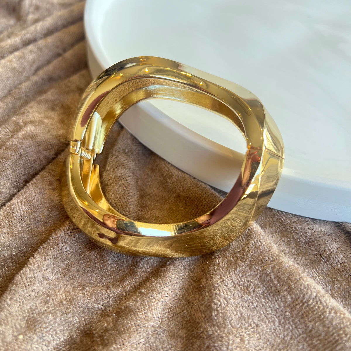 Ondulado | Gold Plated Bangle