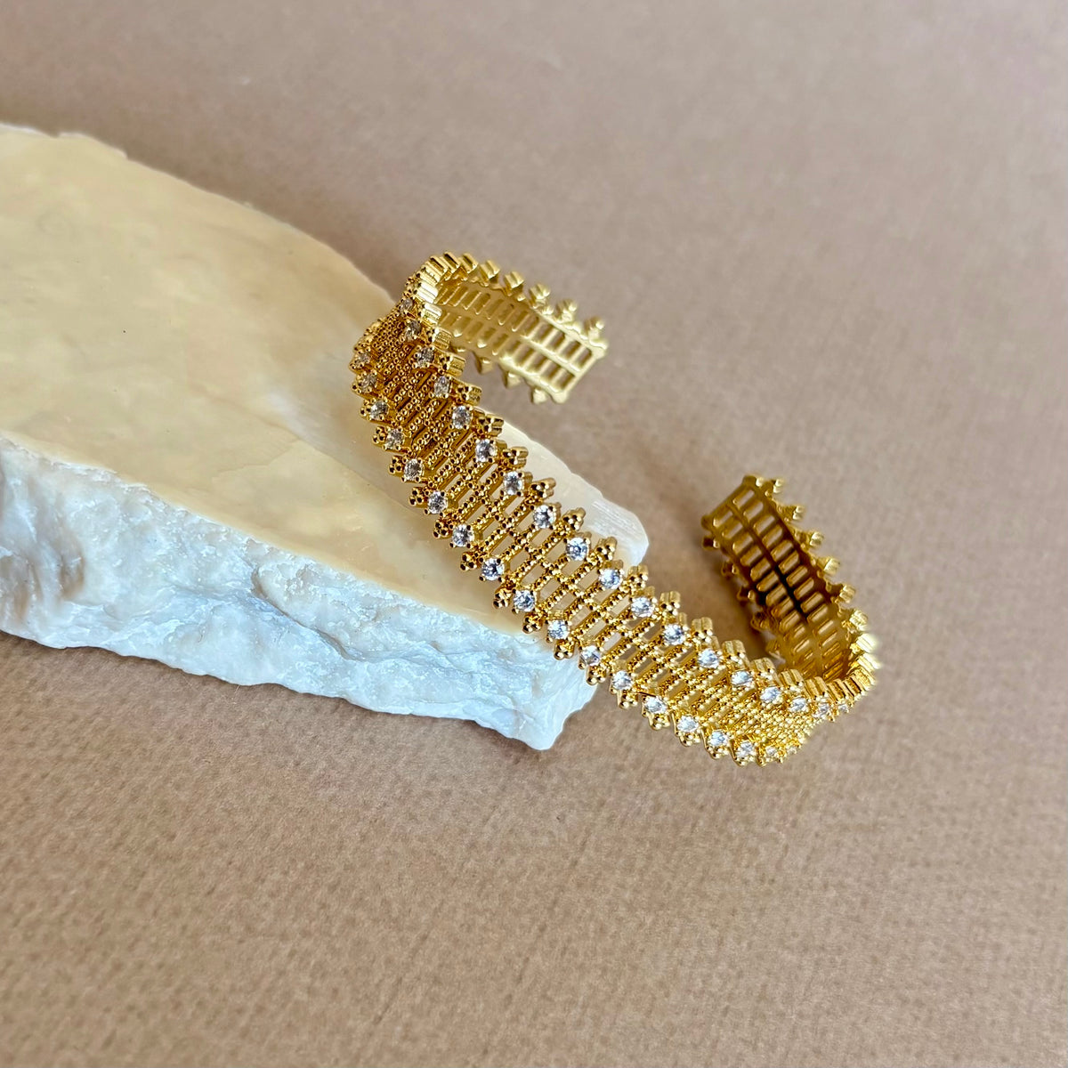 Kavrel | Gold Plated Bangle