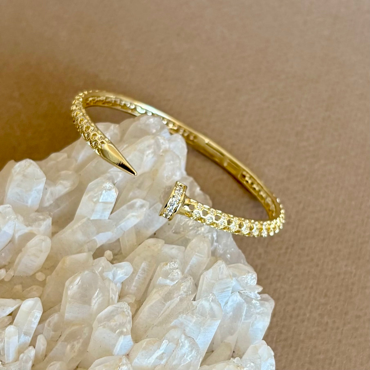 Chyodo Dots | Gold Plated Bangle