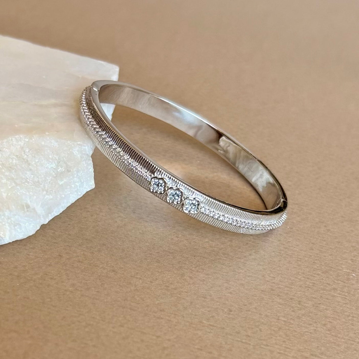Jarella 02 | Gold Plated Bangle