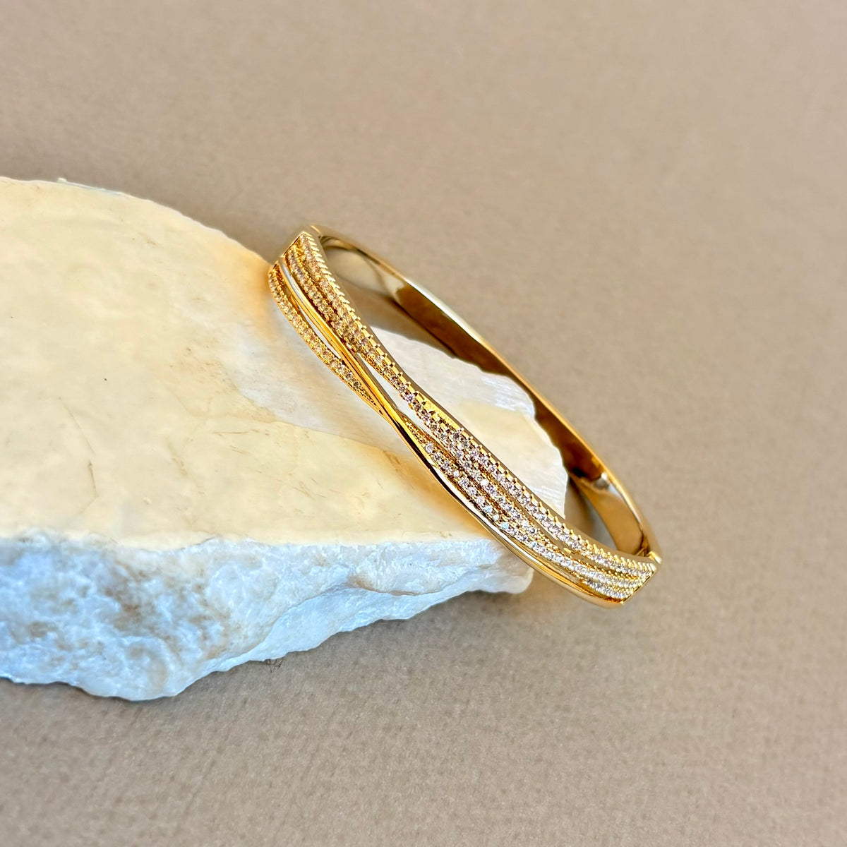 Dravelle | Gold Plated Bangle