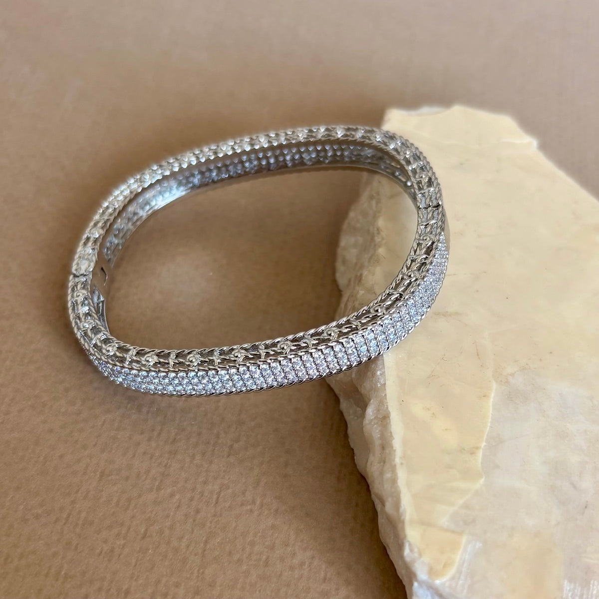 Varnelle 02 | White Gold Plated Bangle