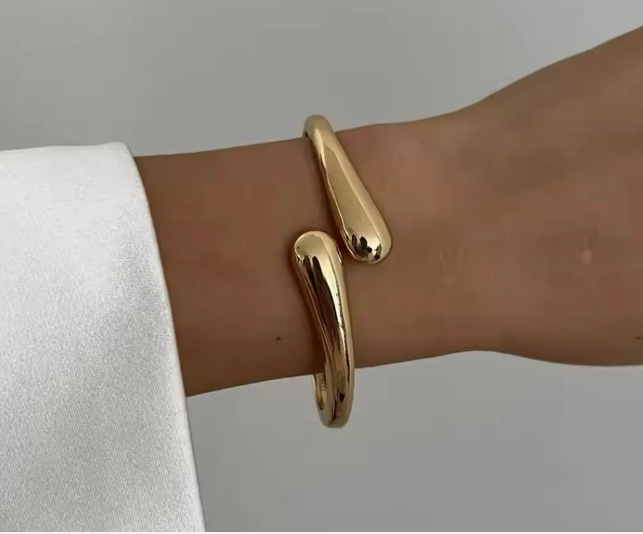 Diazy | Gold Plated Bangle