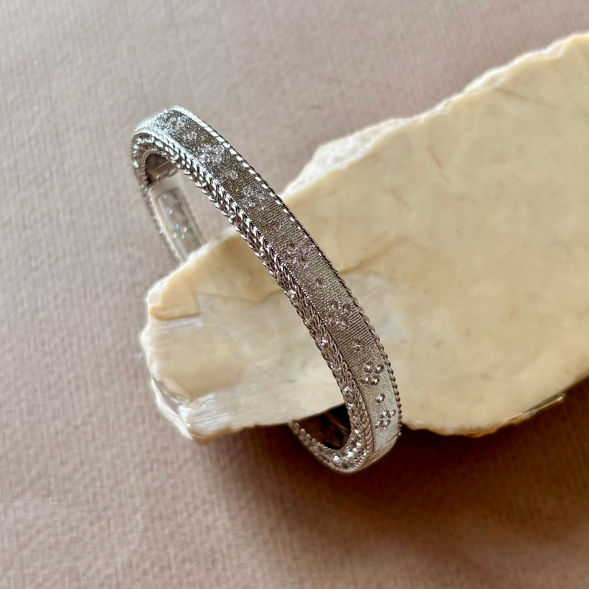 Lavorin | White Gold Plated Bangle