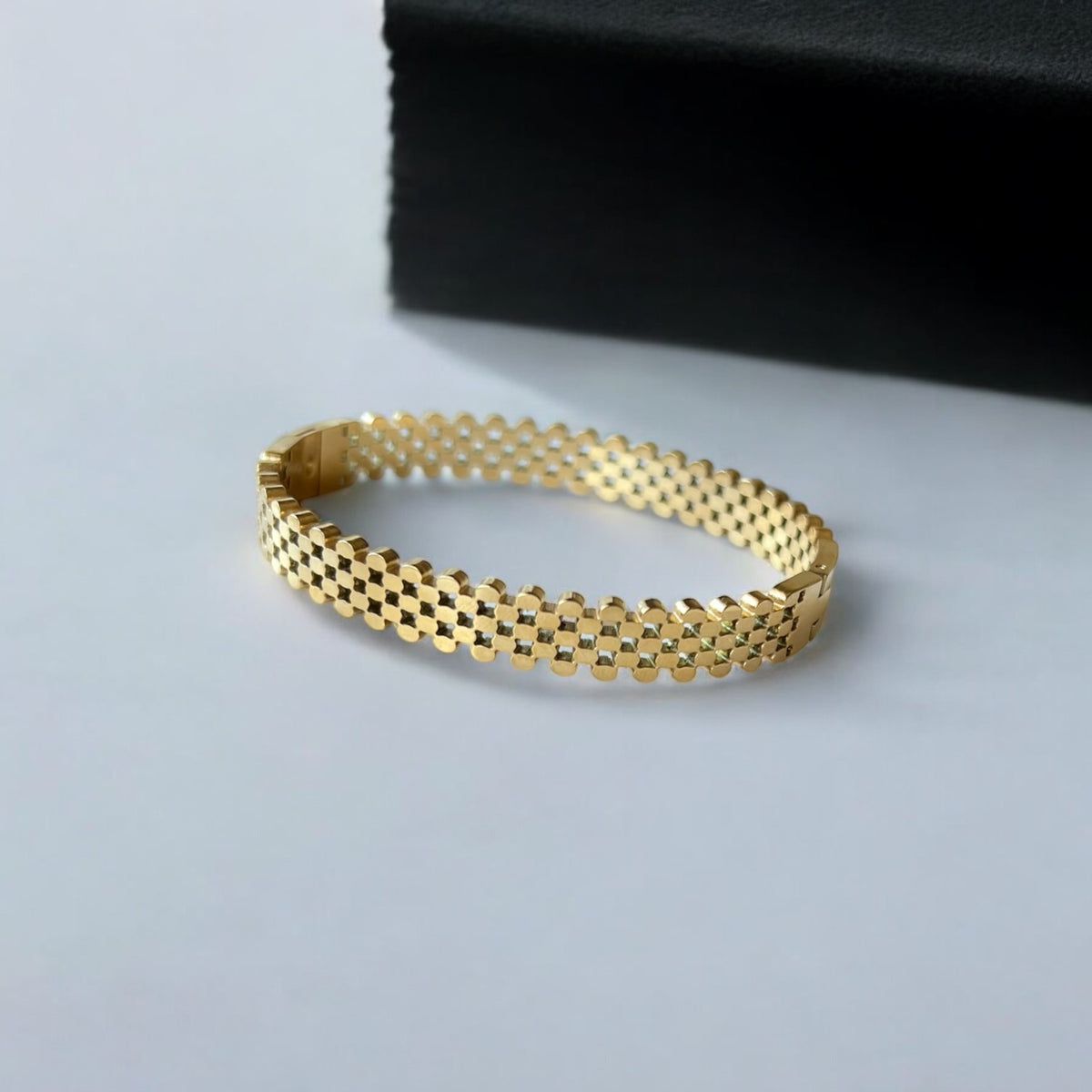 Sphere 04 |Gold Plated Bangle