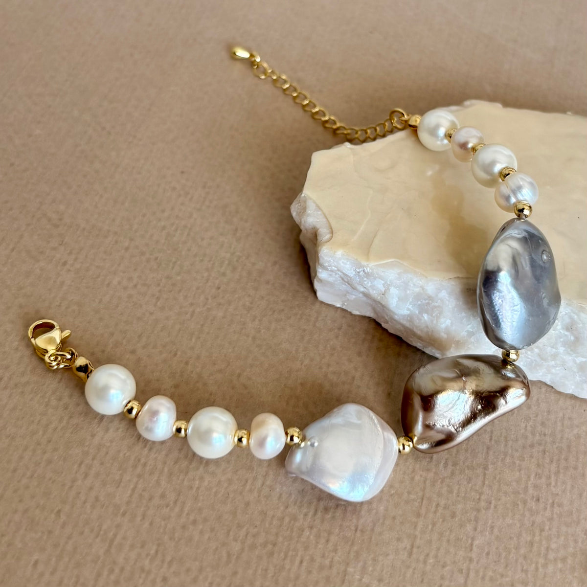 Signature 32 | Natural Pearl Bracelet